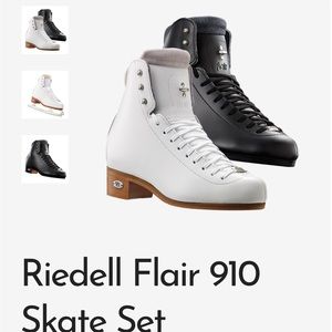 Riedell Flair girl’s size 1.5 B figure skates.